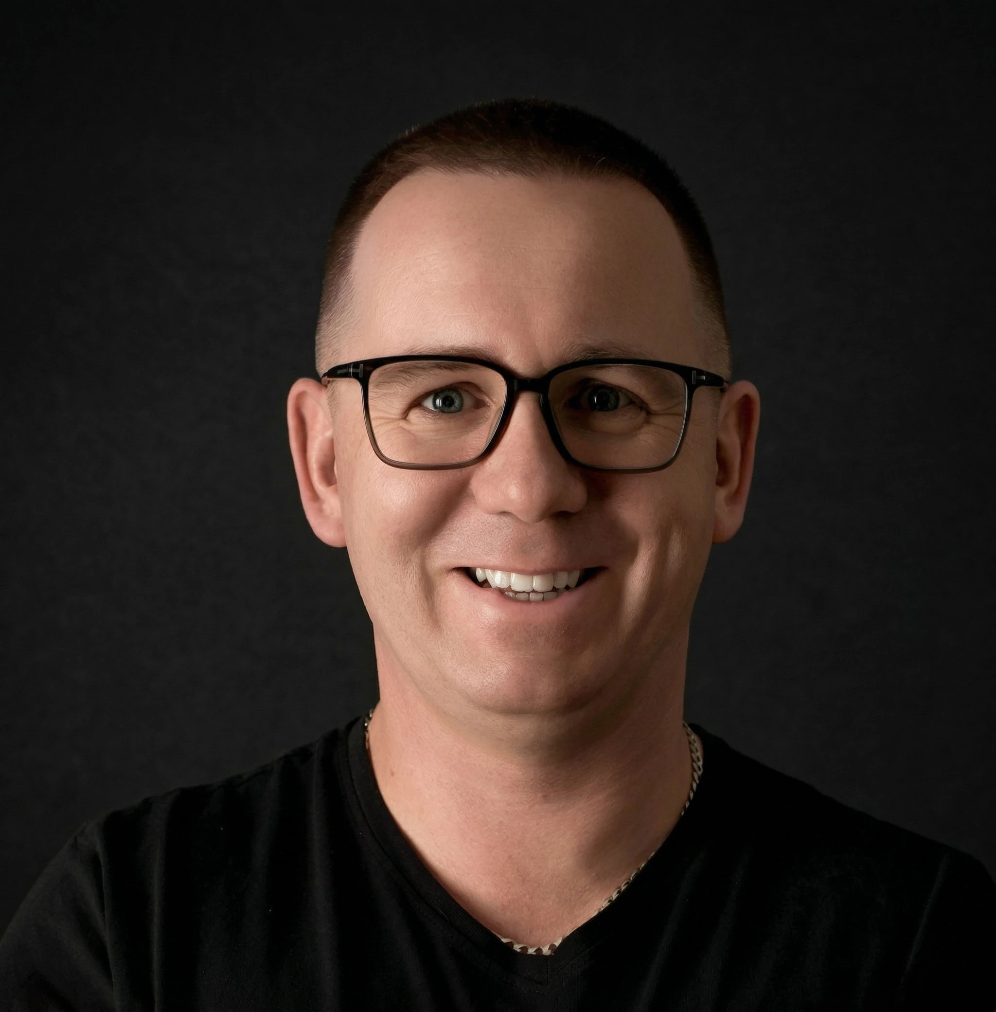 Dawid — autor ebooka Inwestuj 800+